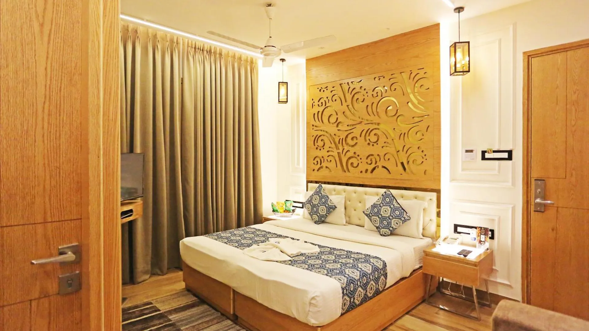 Jrd Luxury-Business Hotel New Delhi 3*,