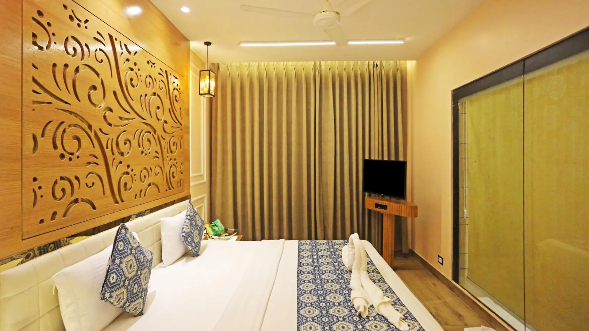 Jrd Luxury-Business Hotel New Delhi