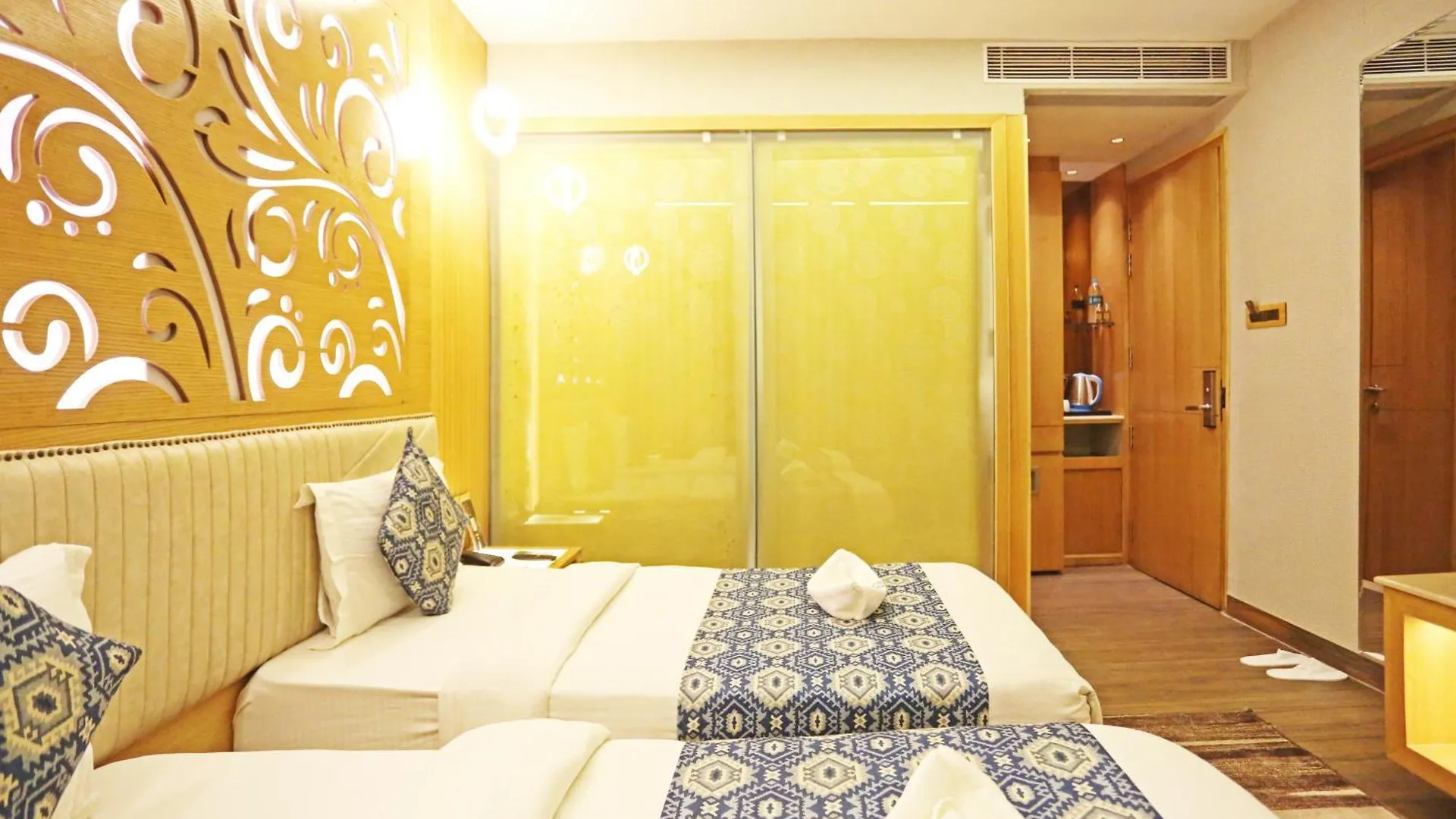 Jrd Luxury-Business Hotel New Delhi