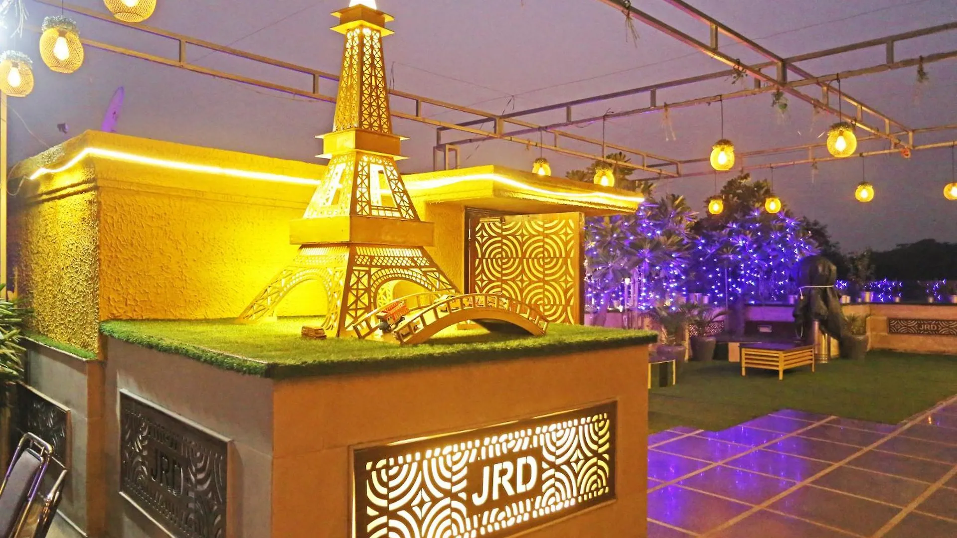 Jrd Luxury-Business Hotel New Delhi