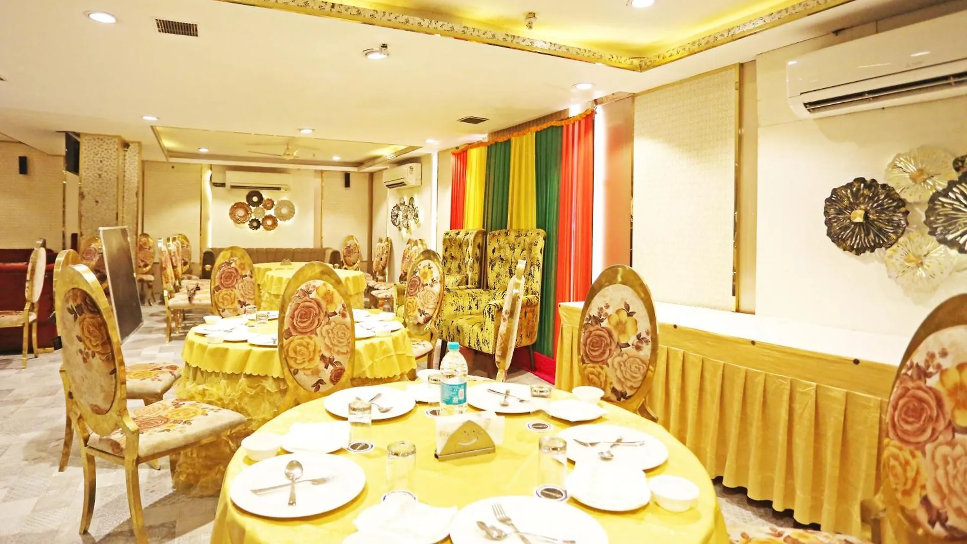 Jrd Luxury-Business Hotel New Delhi