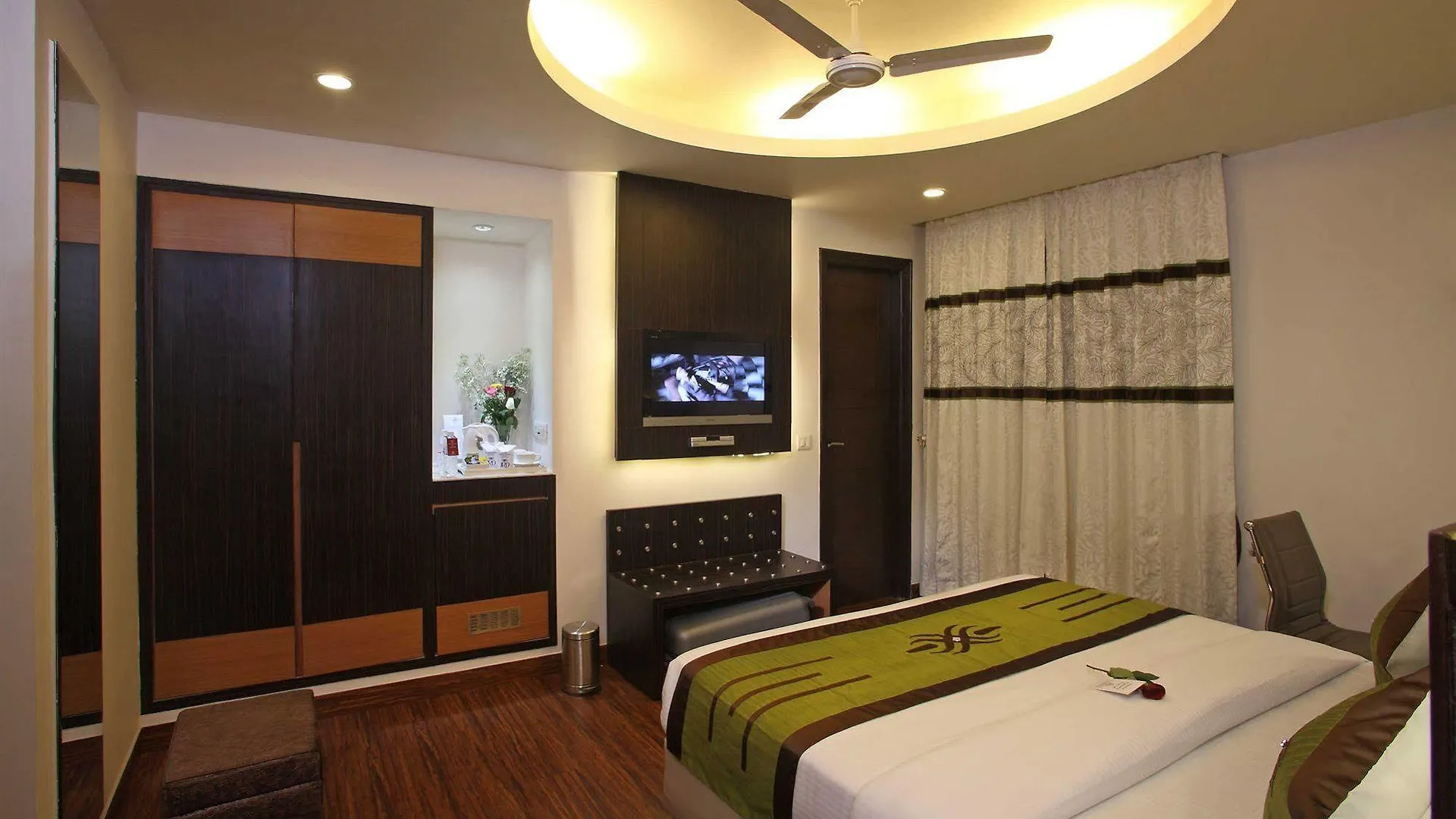 Jrd Luxury-Business Hotel New Delhi